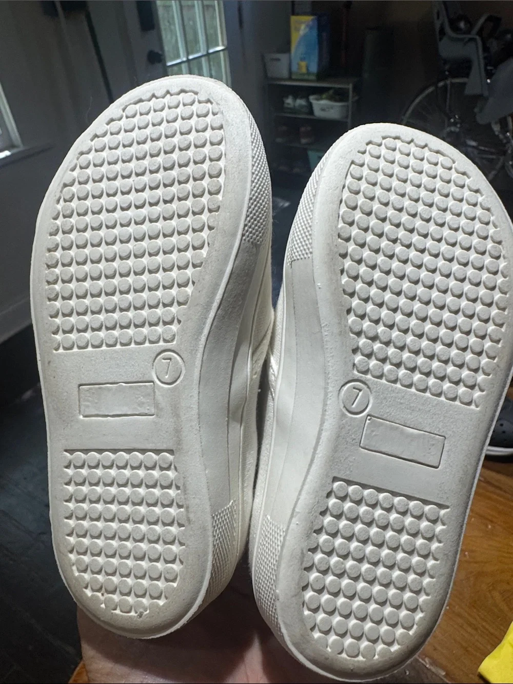 Baby GAP Slip-On Canvas Shoes White size 7- NWOT
